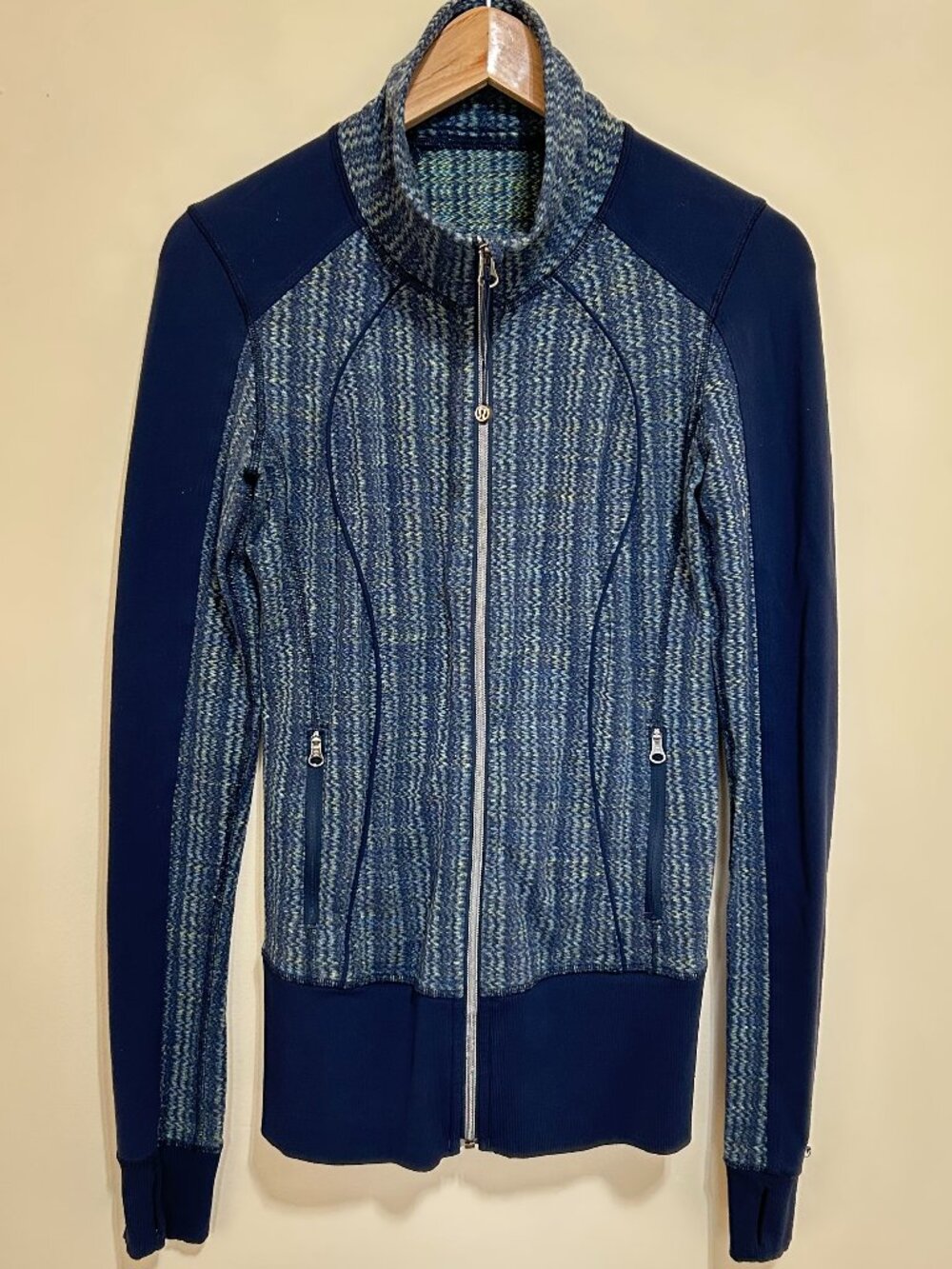 Lululemon Fitted Hip Length Jacket Blue and Green Size XS